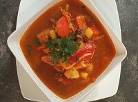 Zupa gulaszowa smakiem stycznia