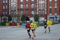 Dwanaście godzin w biegu