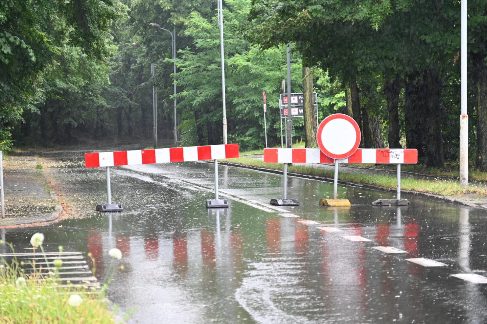 Intensywne opady deszczu - 14 września